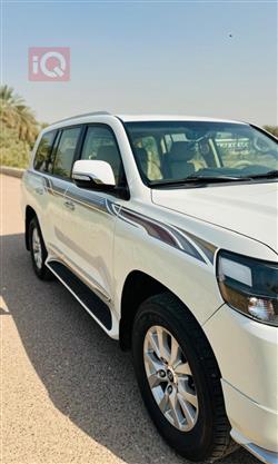 تۆیۆتا لاند کروزەر